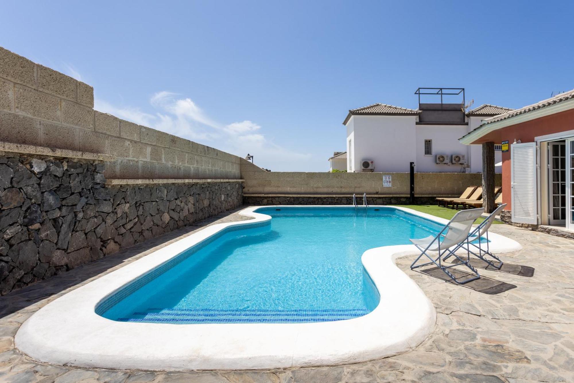 Villa Chloe Costa Adeje Tenerifesummervillas Giant Private Pool 11 Meters Long エクステリア 写真