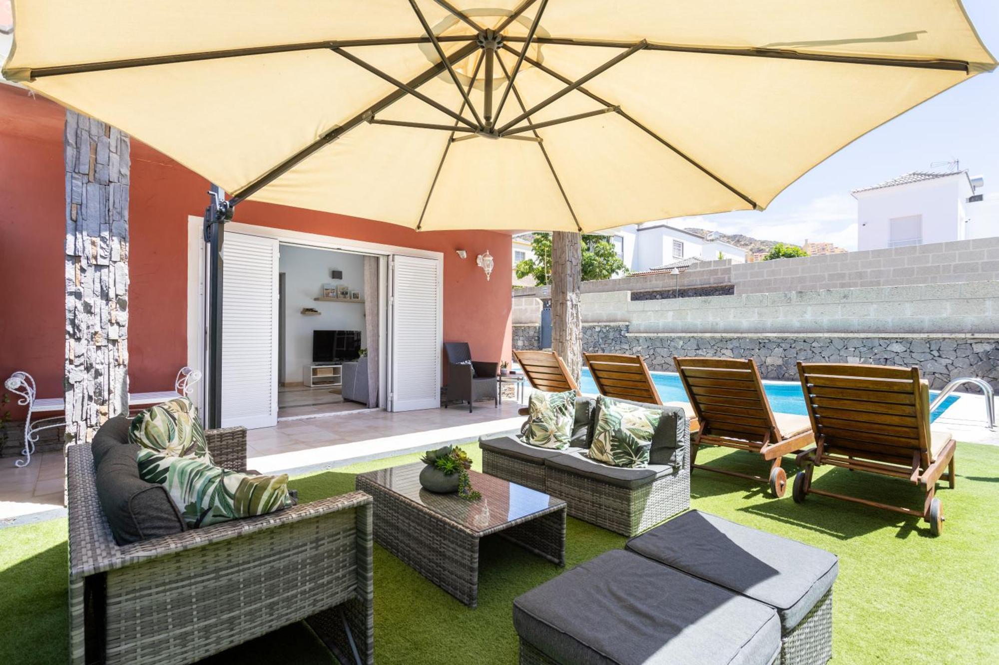 Villa Chloe Costa Adeje Tenerifesummervillas Giant Private Pool 11 Meters Long エクステリア 写真
