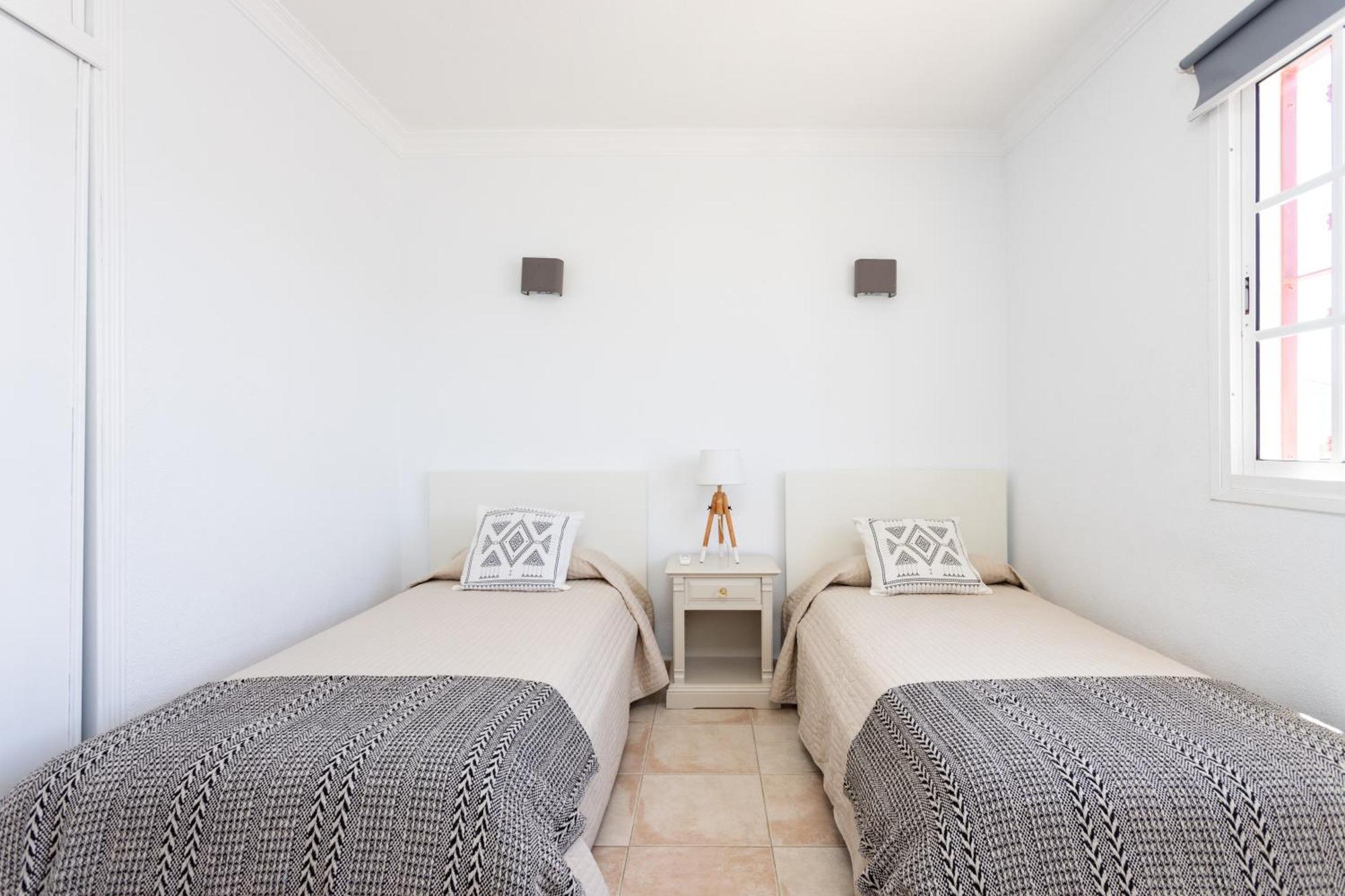 Villa Chloe Costa Adeje Tenerifesummervillas Giant Private Pool 11 Meters Long エクステリア 写真