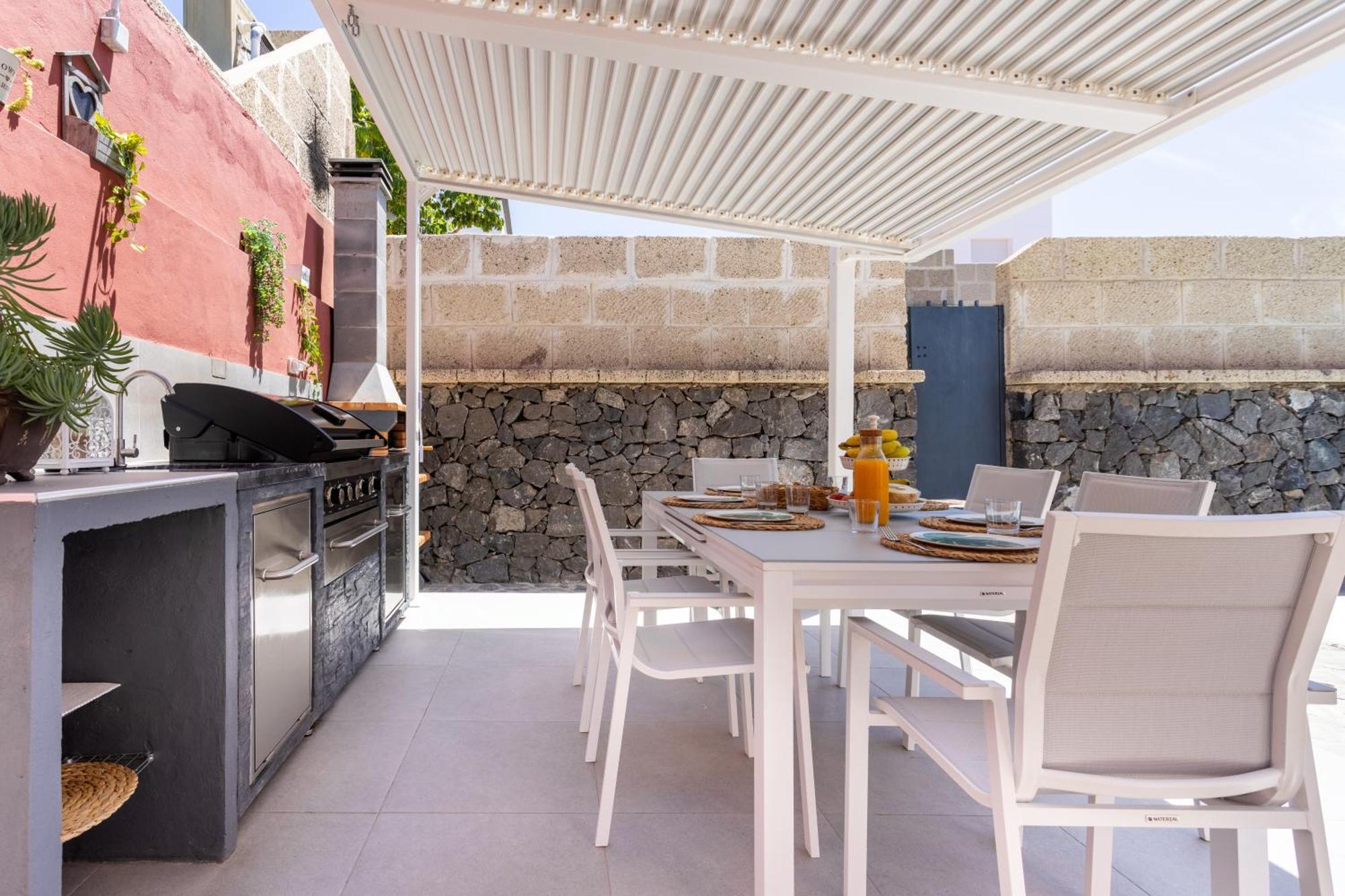 Villa Chloe Costa Adeje Tenerifesummervillas Giant Private Pool 11 Meters Long エクステリア 写真